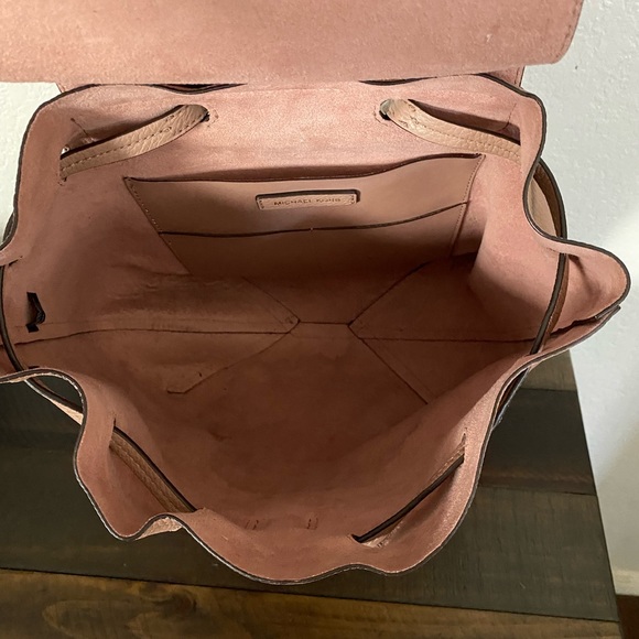 Micheal Kors Junie Medium size Flap Backpack; Trendy Women's backpack - Picture 12 of 12